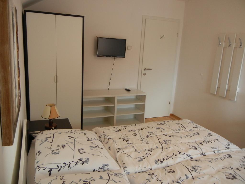 Rooms & Apartment Mira G. Postojna Exterior foto