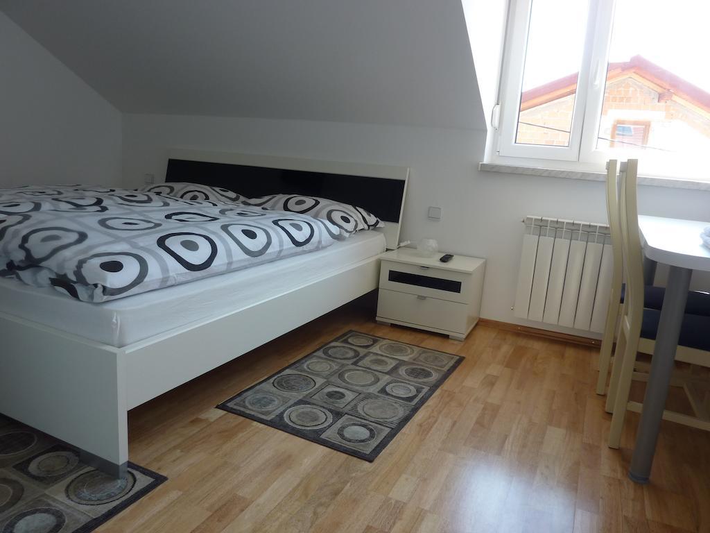 Rooms & Apartment Mira G. Postojna Zimmer foto
